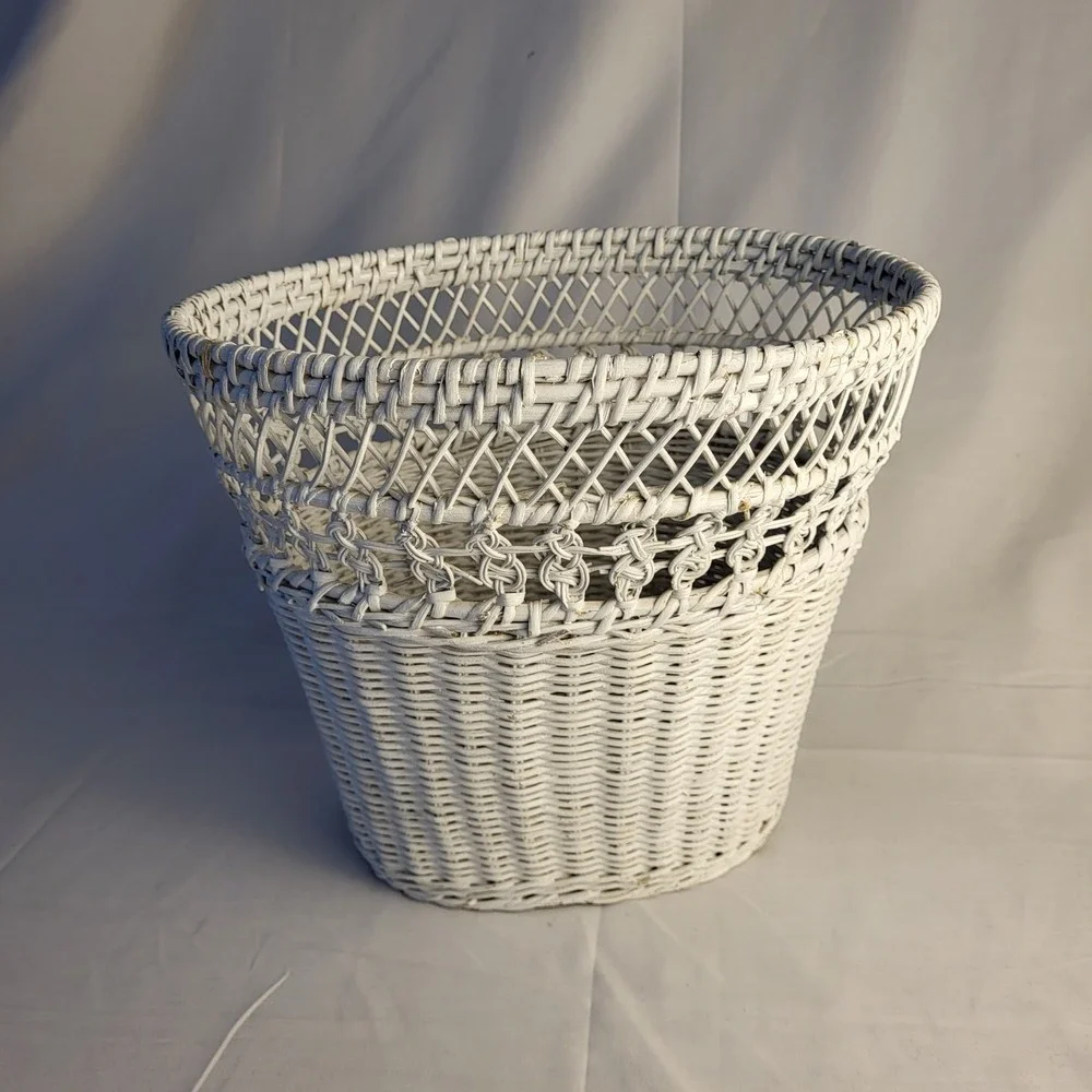 Vintage White Oval Wicker Trash Waste Paper Basket Boho Chic 11.5